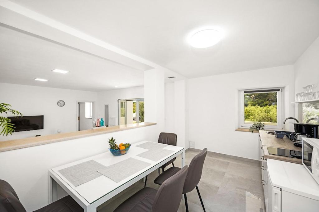 Apartment Olive Garden Near Pula 3 Km From Center And Only 4 Km From The Beach For 4 Persons Exterior foto