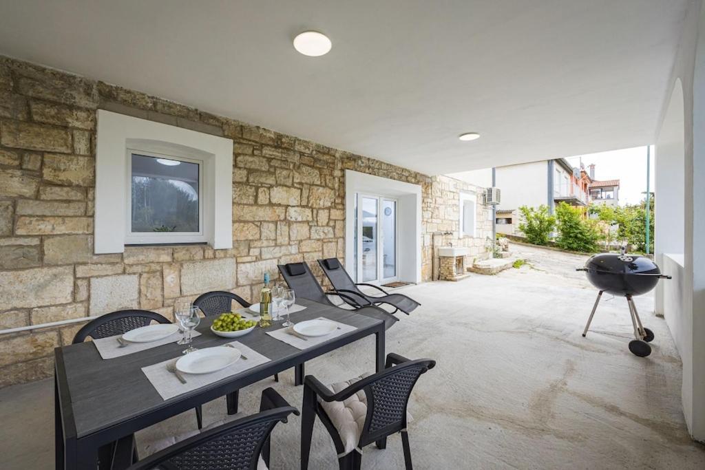 Apartment Olive Garden Near Pula 3 Km From Center And Only 4 Km From The Beach For 4 Persons Exterior foto